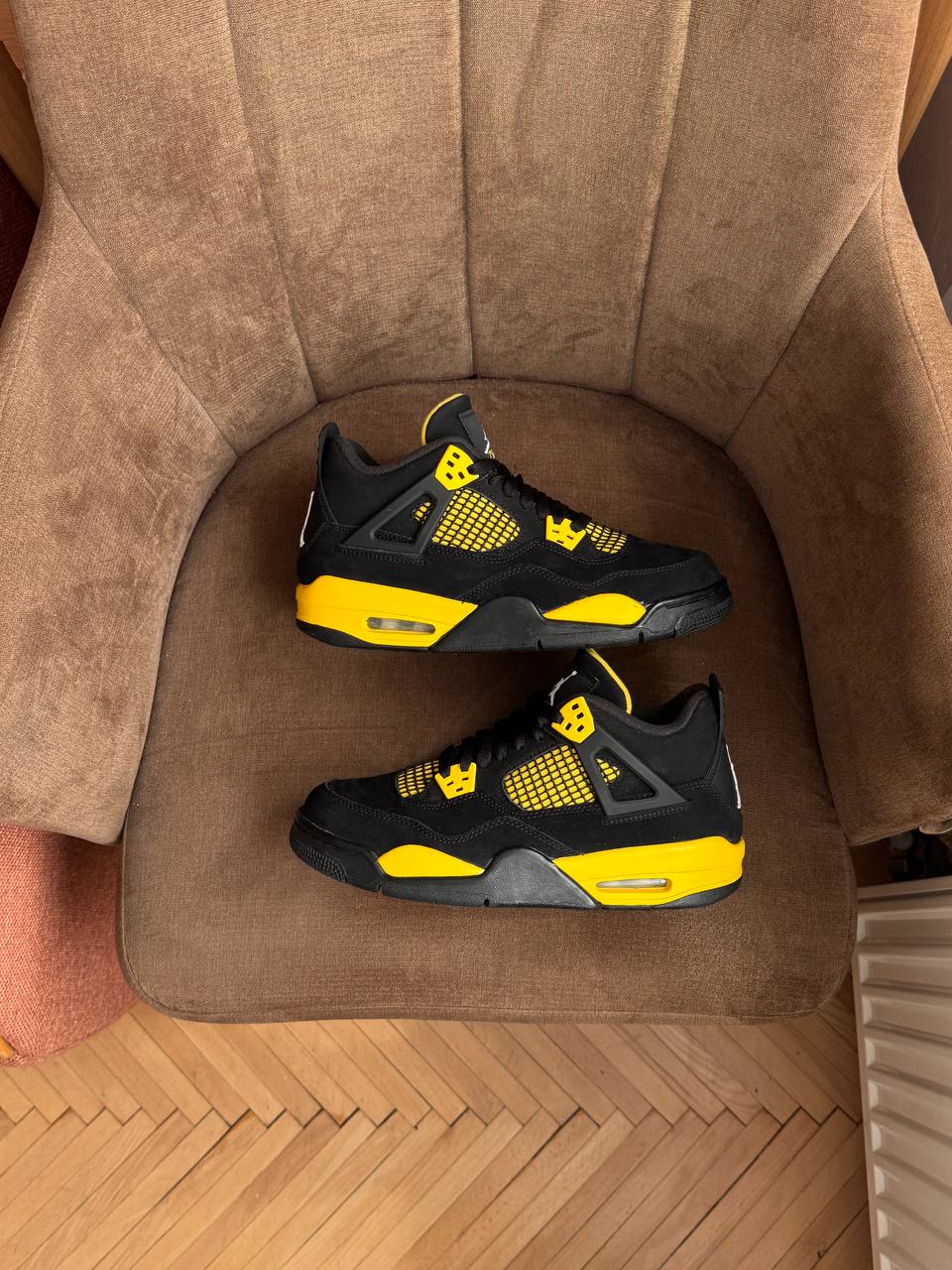 Nike Air Jordan 4 Yellow Thunder