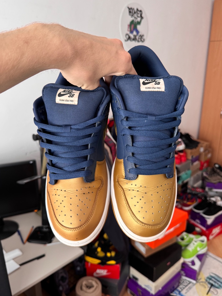 Nike Dunk Sb Low Jewel Swoosh x Supreme