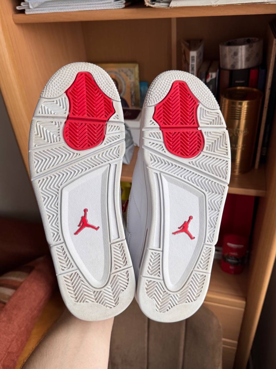 Nike Air Jordan 4 Metallic Red