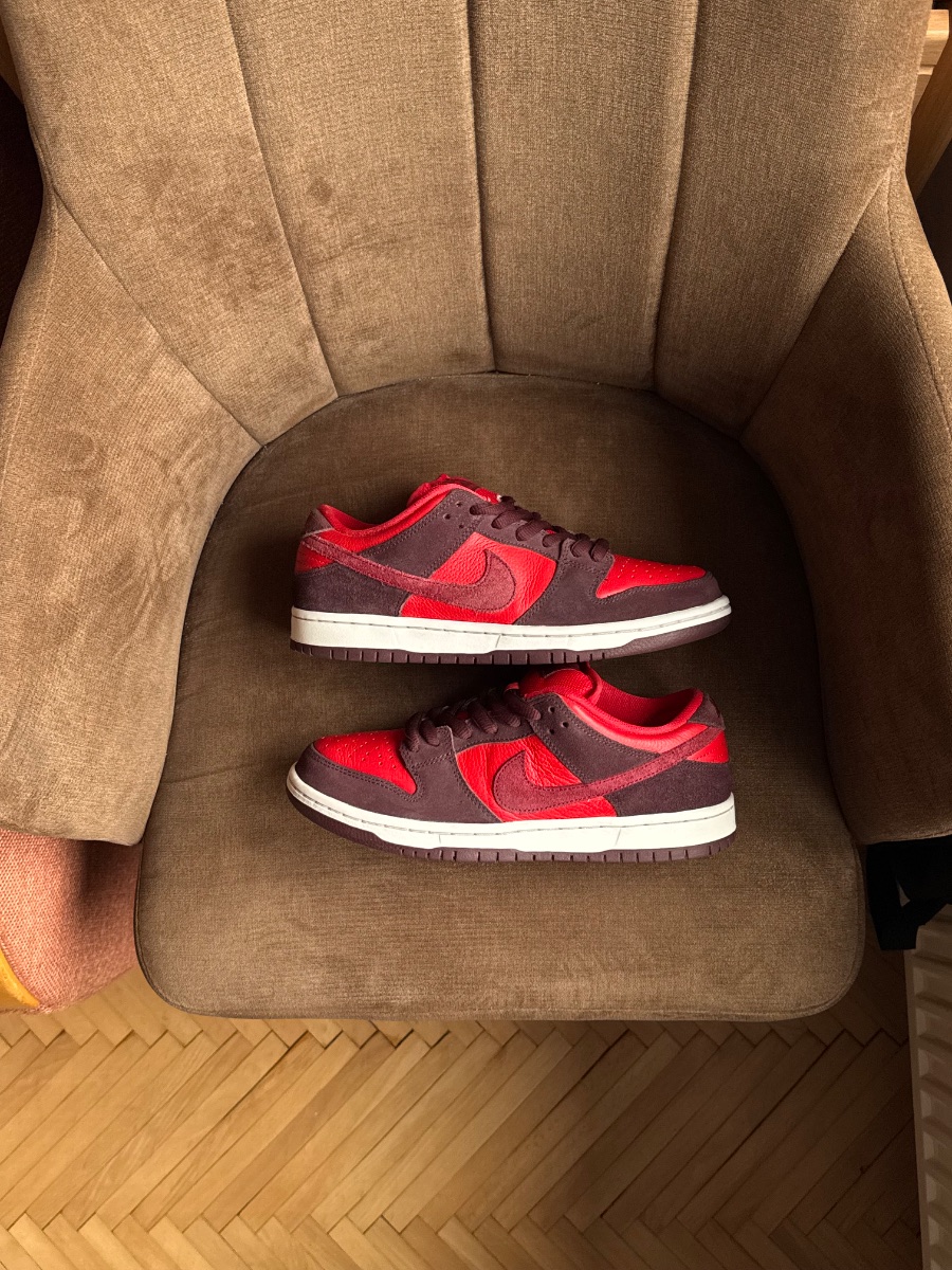 Nike Dunk Sb Low Cherry Red