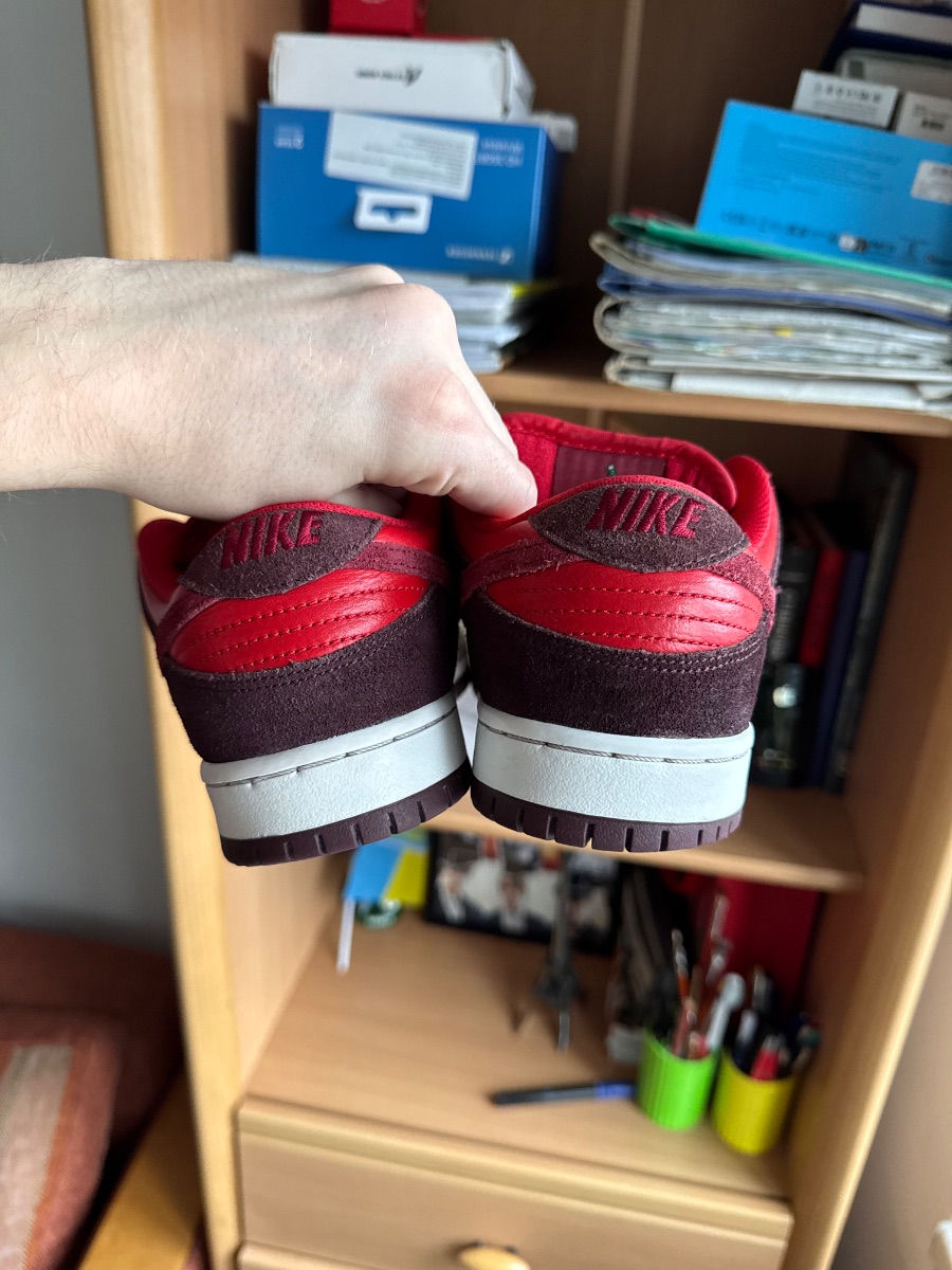 Nike Dunk Sb Low Cherry Red