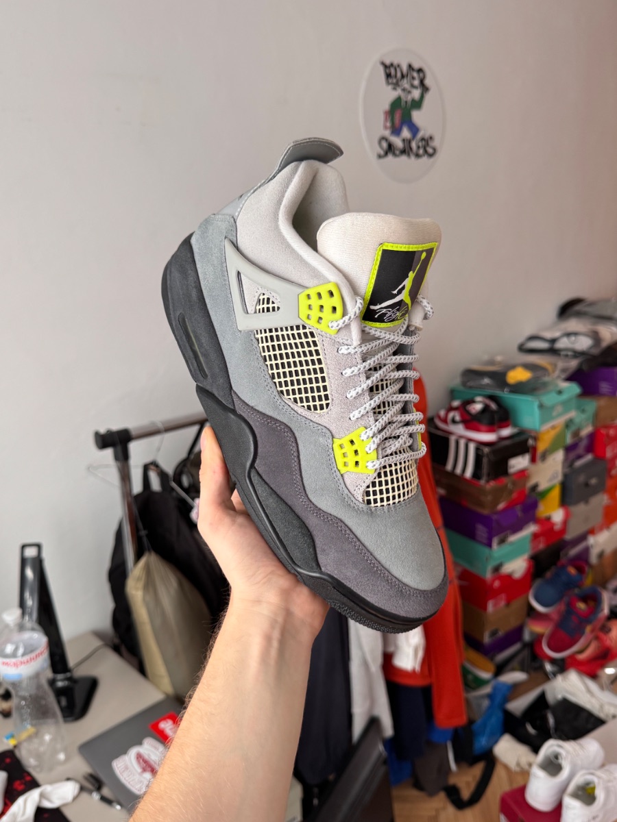 Nike Air Jordan 4 Neon Grey