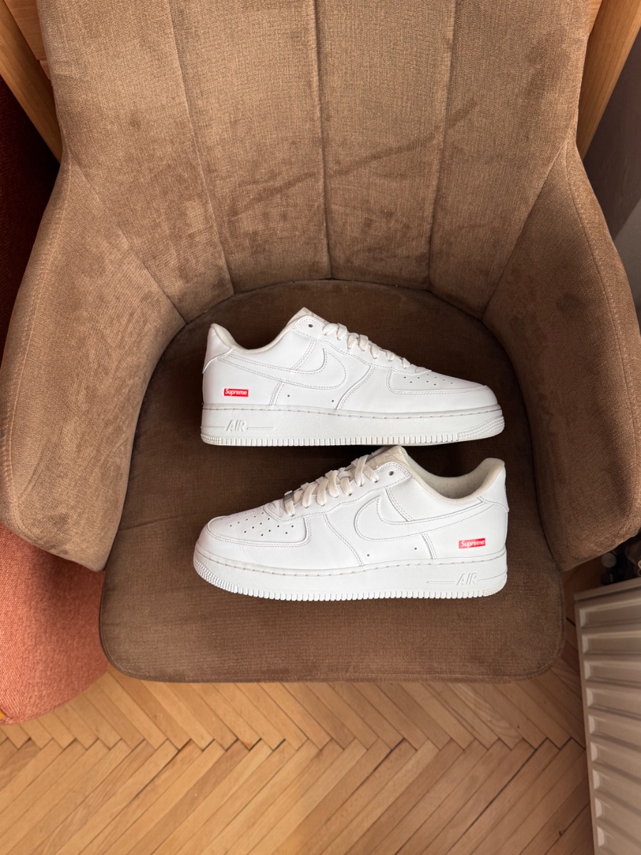 Nike Air Force 1 White x Supreme