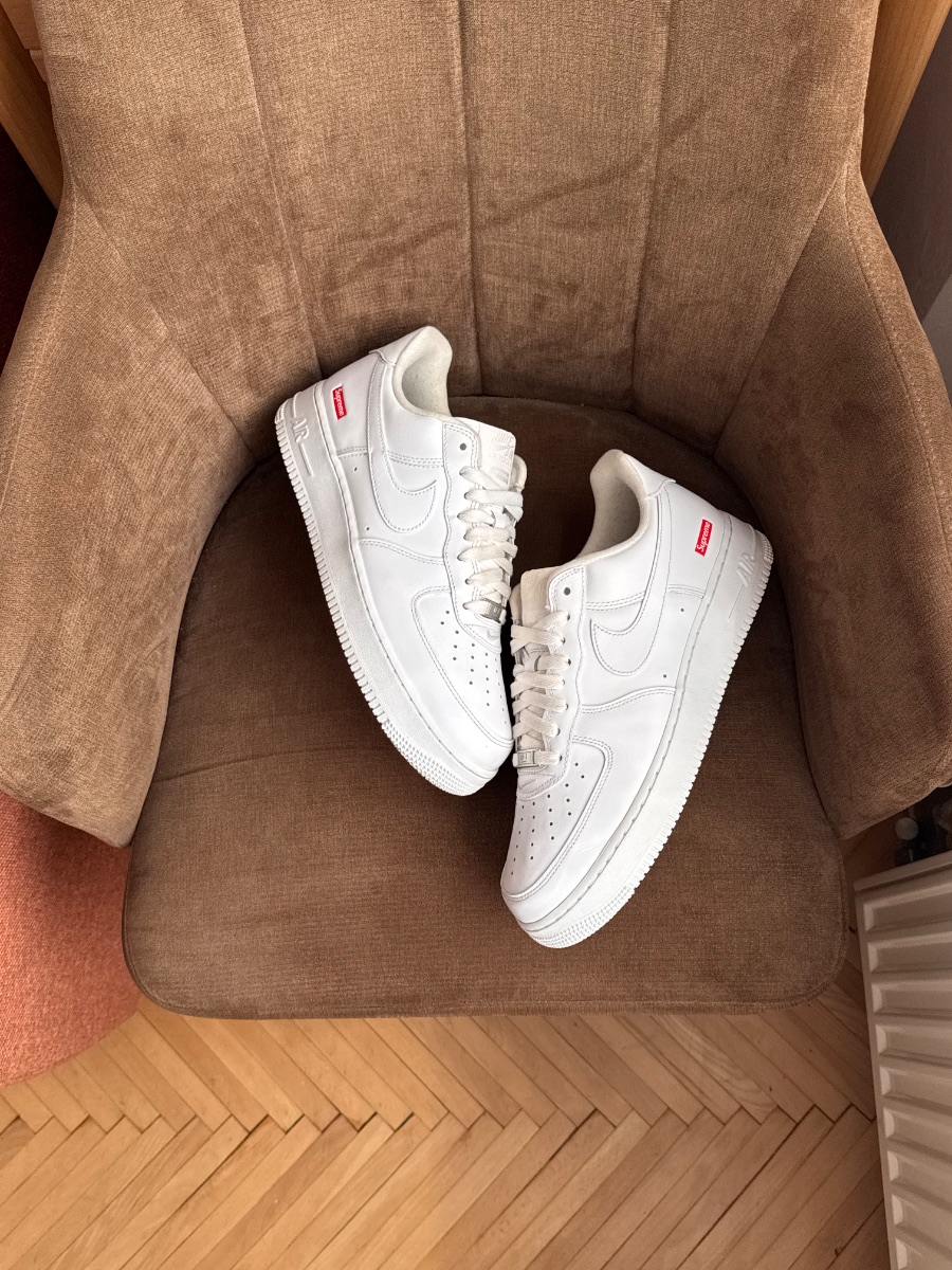 Nike Air Force 1 White x Supreme