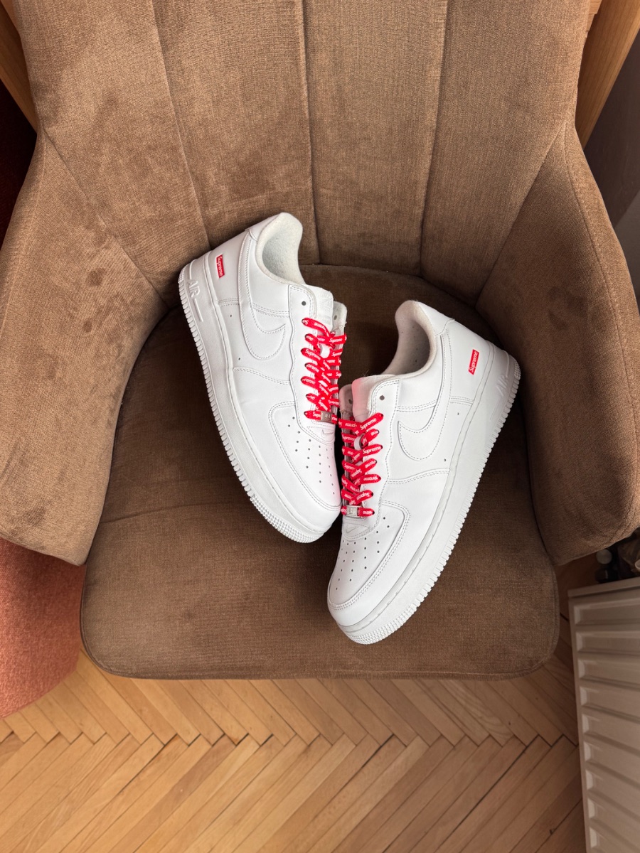 Nike Air Force 1 White x Supreme