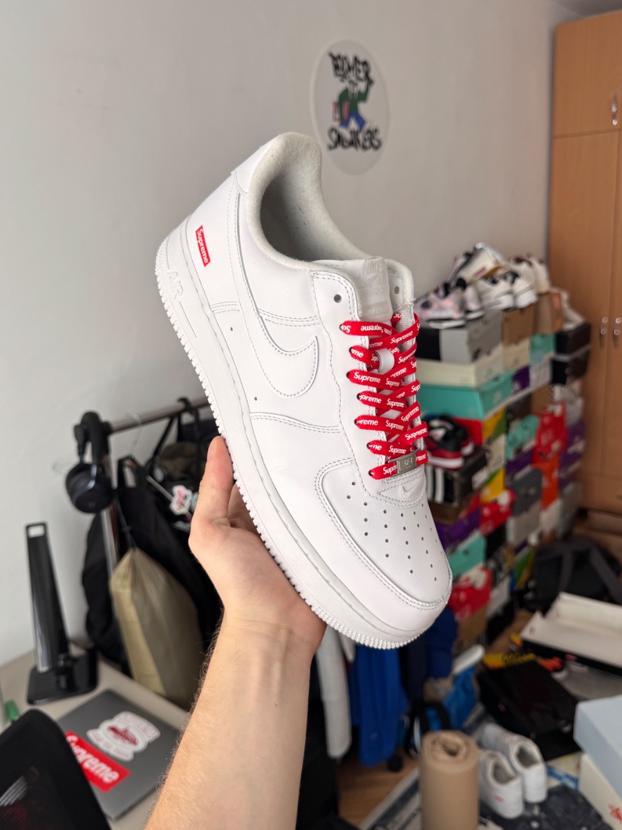 Nike Air Force 1 White x Supreme