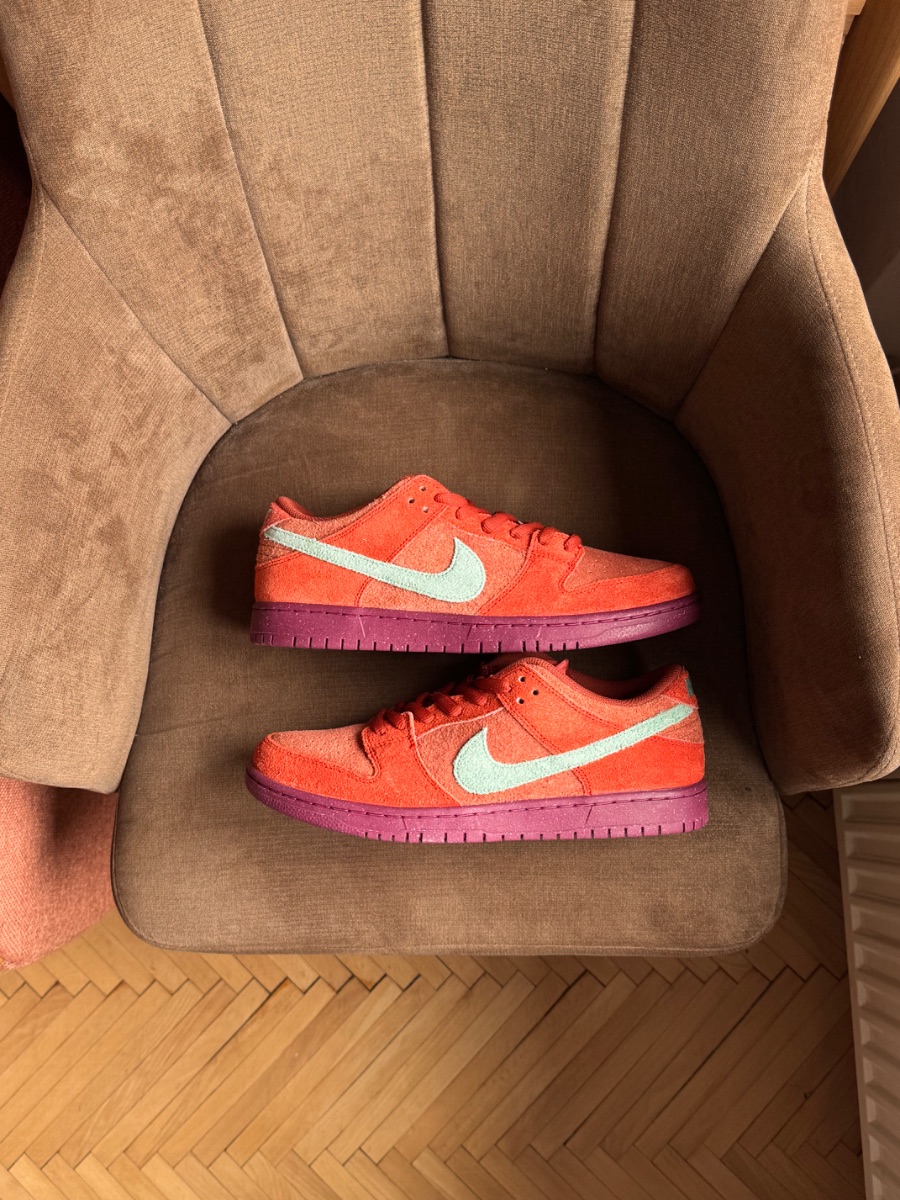 Nike Dunk Sb Low Mystic Red