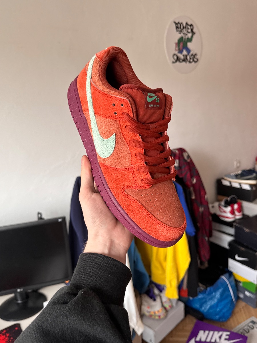 Nike Dunk Sb Low Mystic Red
