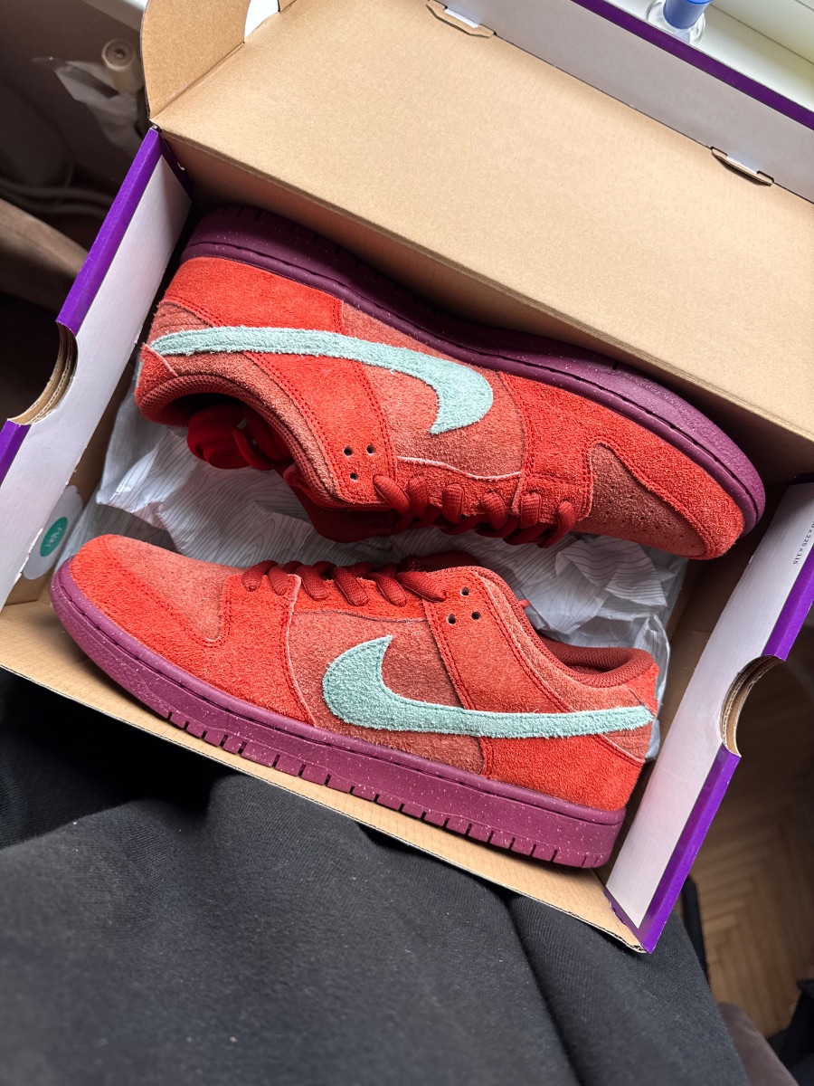 Nike Dunk Sb Low Mystic Red