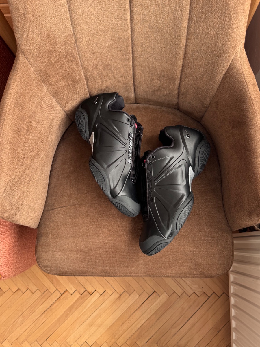 Nike Air Zoom Courtposite Black x Supreme
