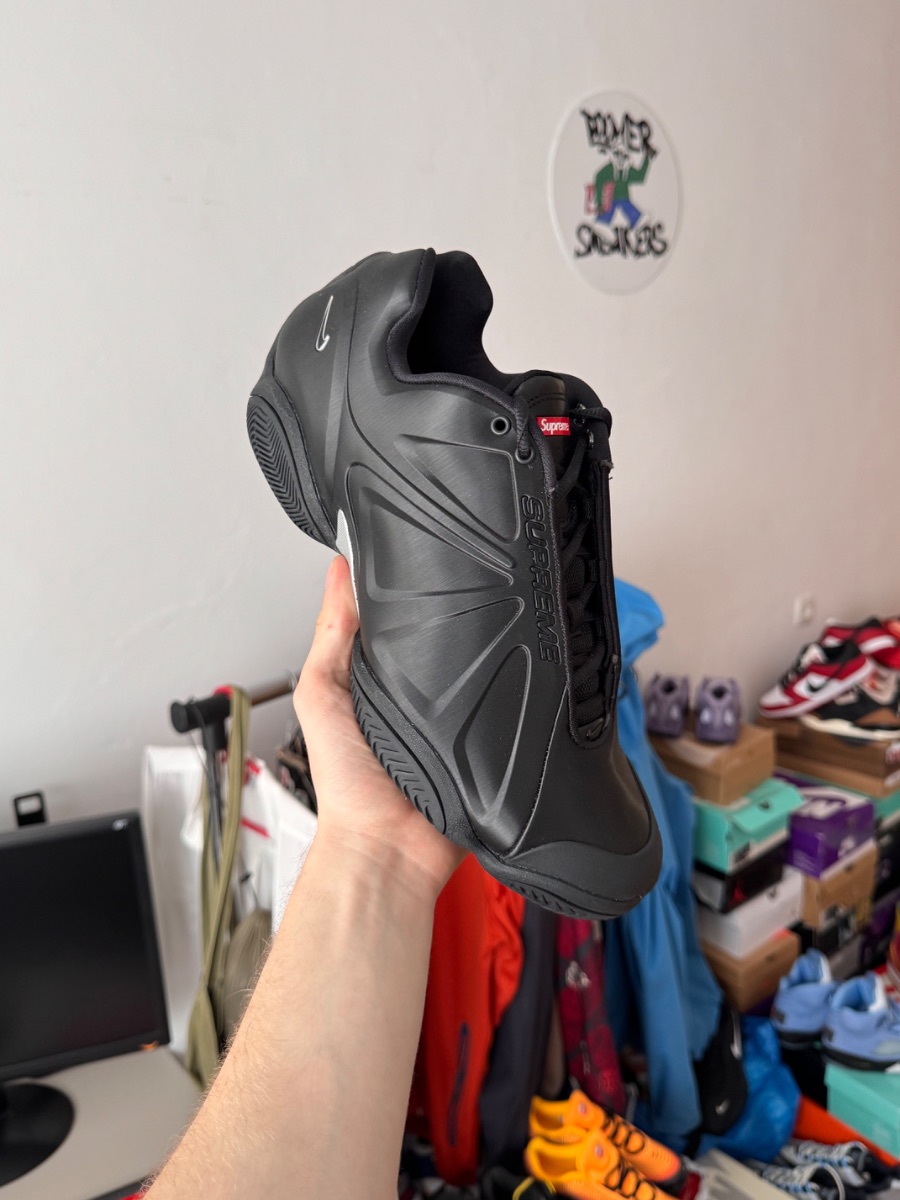 Nike Air Zoom Courtposite Black x Supreme