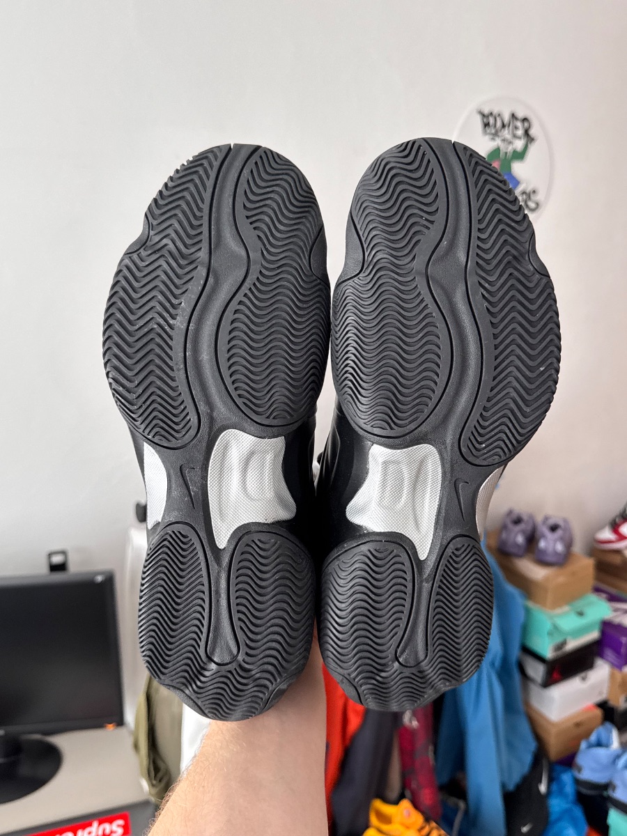 Nike Air Zoom Courtposite Black x Supreme