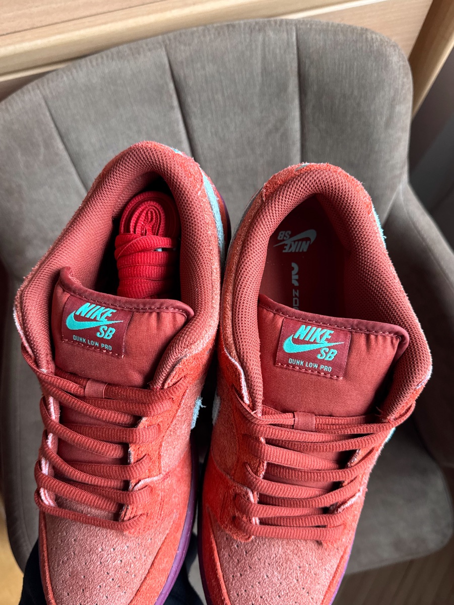 Nike Dunk Sb Low Mystic Red